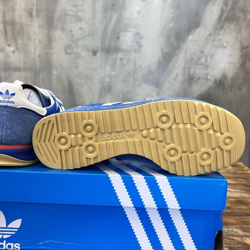 Adidas Sneakers